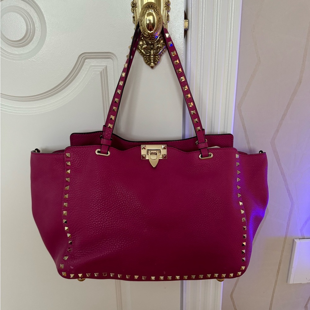 Valentino rockstud tote. Medium. Pink. Ships in bag.